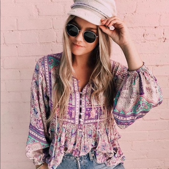 KismetsKloset Tops - LAST ONE🎉HP🎉🎉LAVENDER FIELDS Boho Floral Blouse